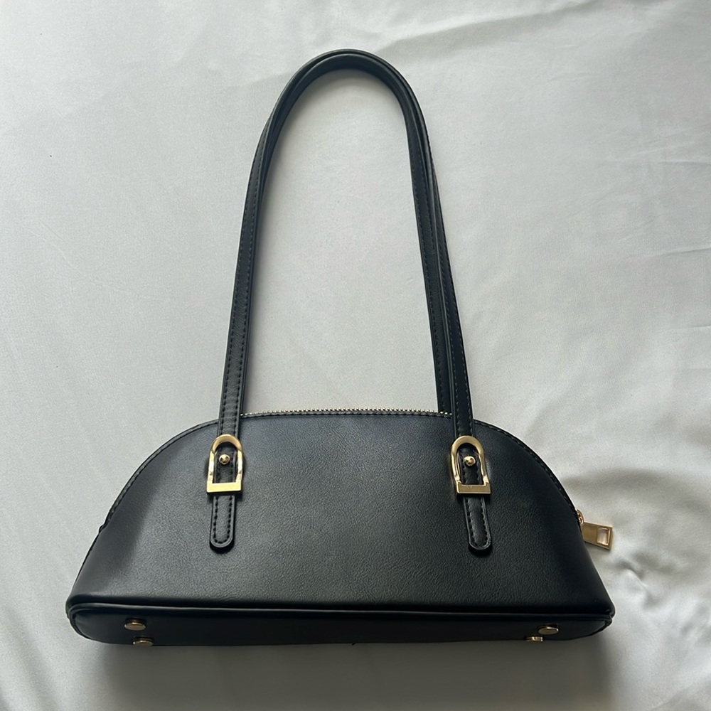 MADISON WEST BAG - EXCELLENT CONDITION